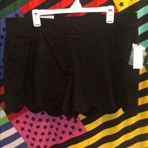 NWT Black Crown & Ivy Scalloped Preppy Shorts!